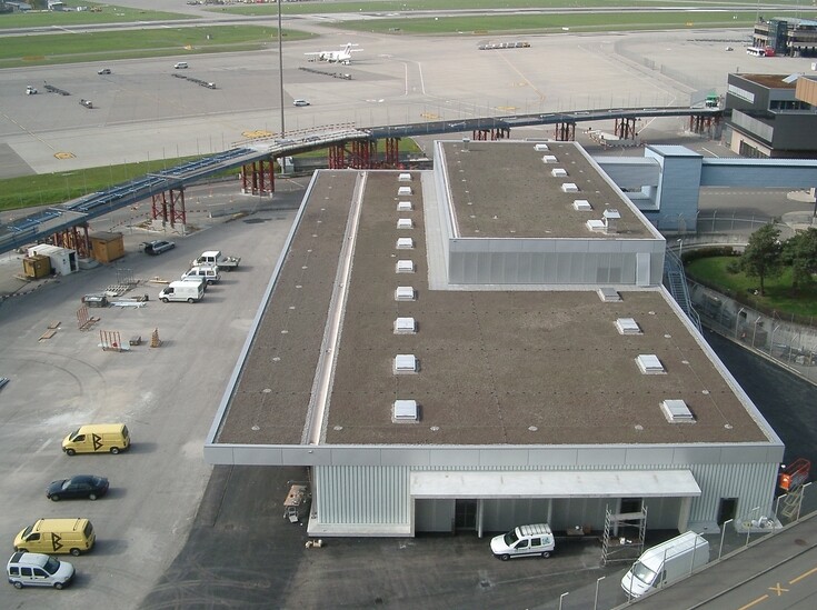 Busgate Z&uuml;rich Flughafen 01