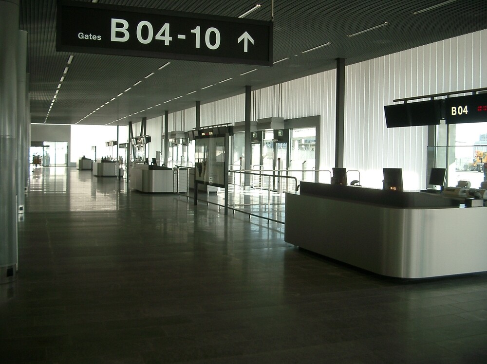 Busgate Zürich Flughafen 02