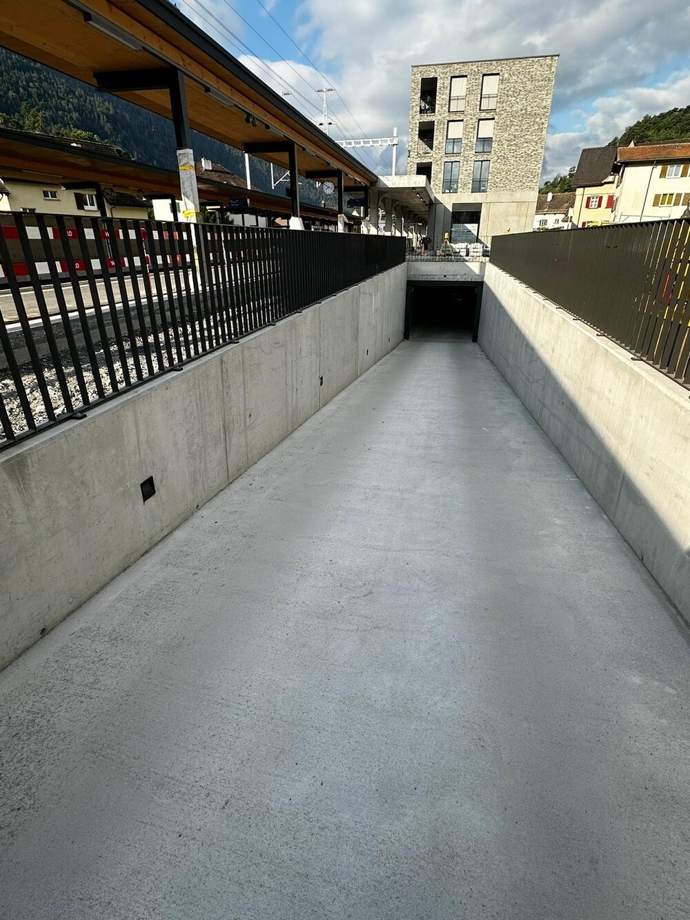 2c8093ca-716f-4481-a279-9ec0605840a3